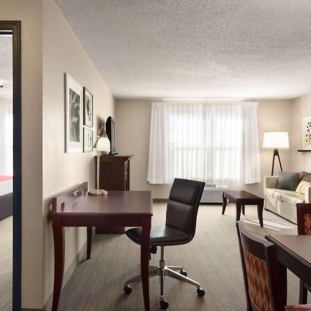 Country Inn & Suites By Radisson, Kansas City At Village West, Ks Bonner Springs Exteriér fotografie