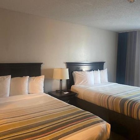Country Inn & Suites By Radisson, Kansas City At Village West, Ks Bonner Springs Exteriér fotografie