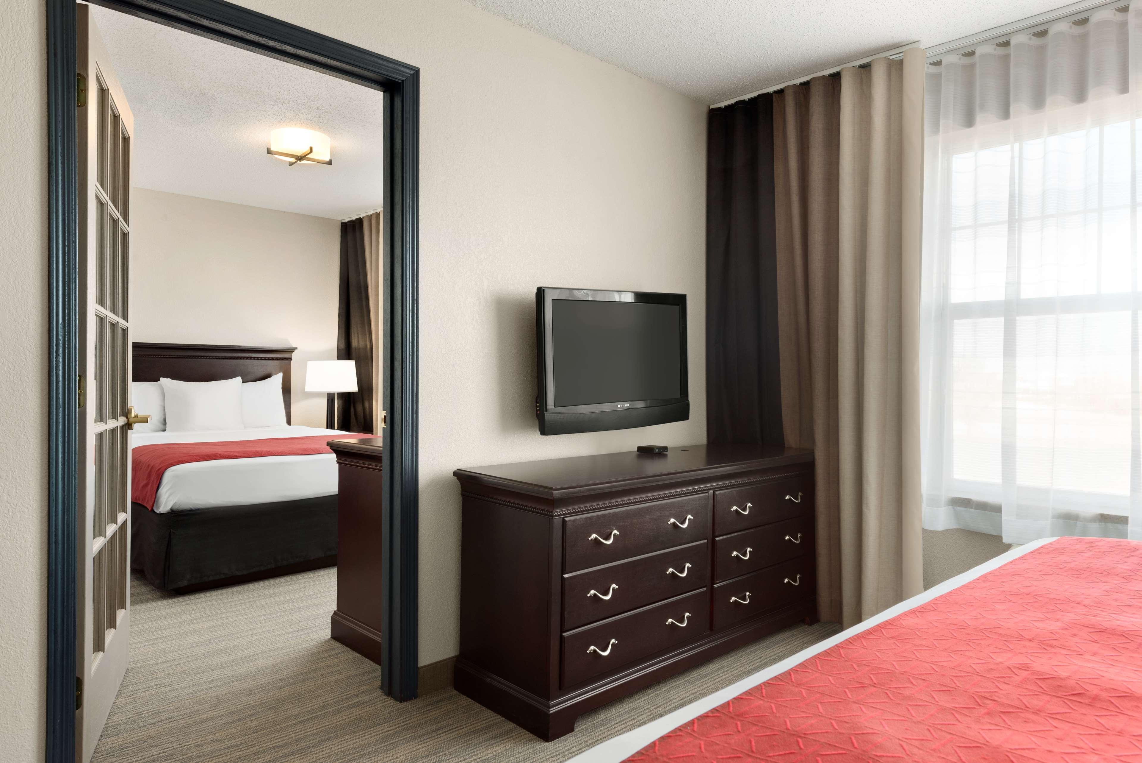 Country Inn & Suites By Radisson, Kansas City At Village West, Ks Bonner Springs Exteriér fotografie
