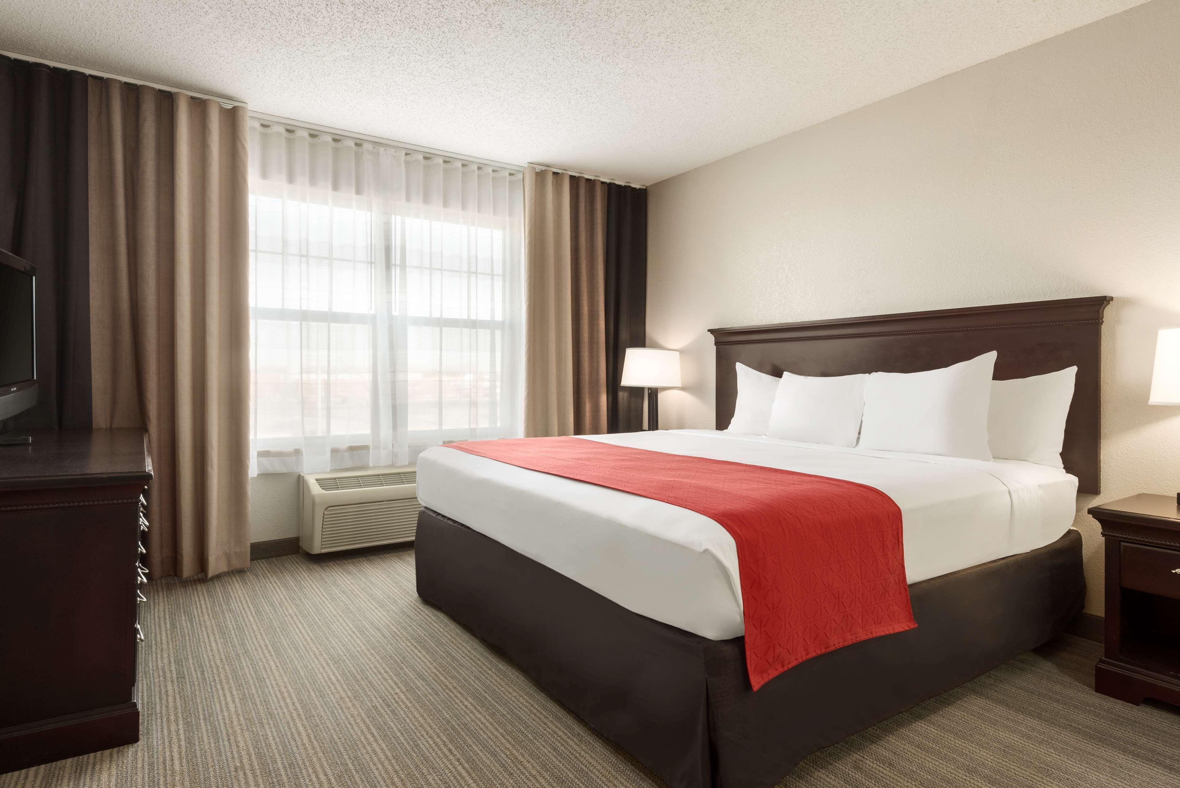 Country Inn & Suites By Radisson, Kansas City At Village West, Ks Bonner Springs Exteriér fotografie