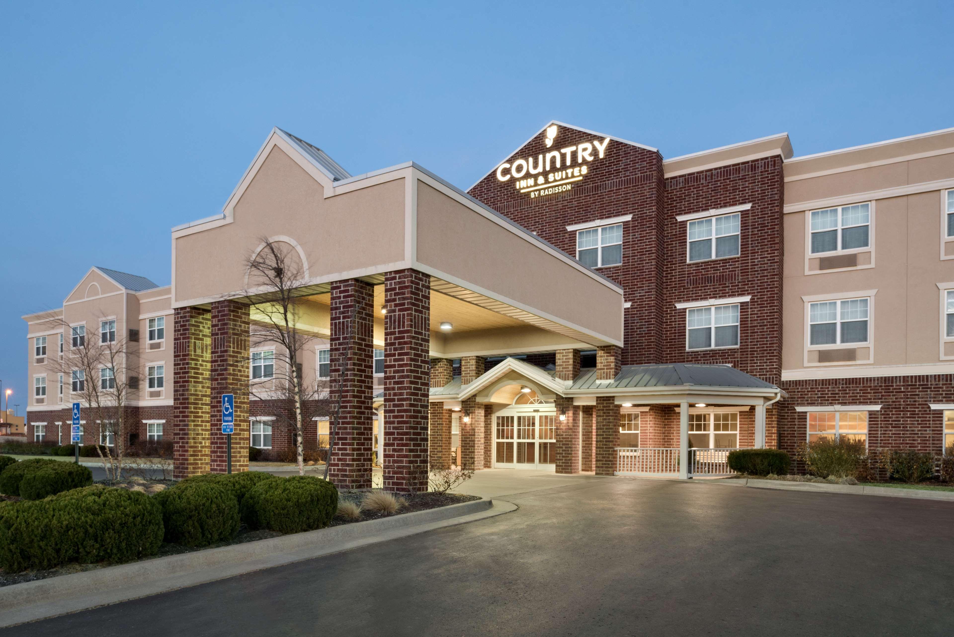 Country Inn & Suites By Radisson, Kansas City At Village West, Ks Bonner Springs Exteriér fotografie